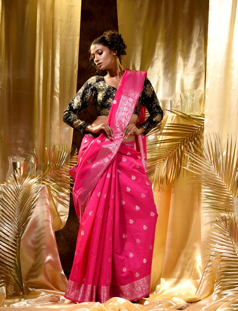 Buy Women Blush Pink Sequin Embroidered Saree Set With Stitched Blouse And  Belt - Sequin Sarees - Indya