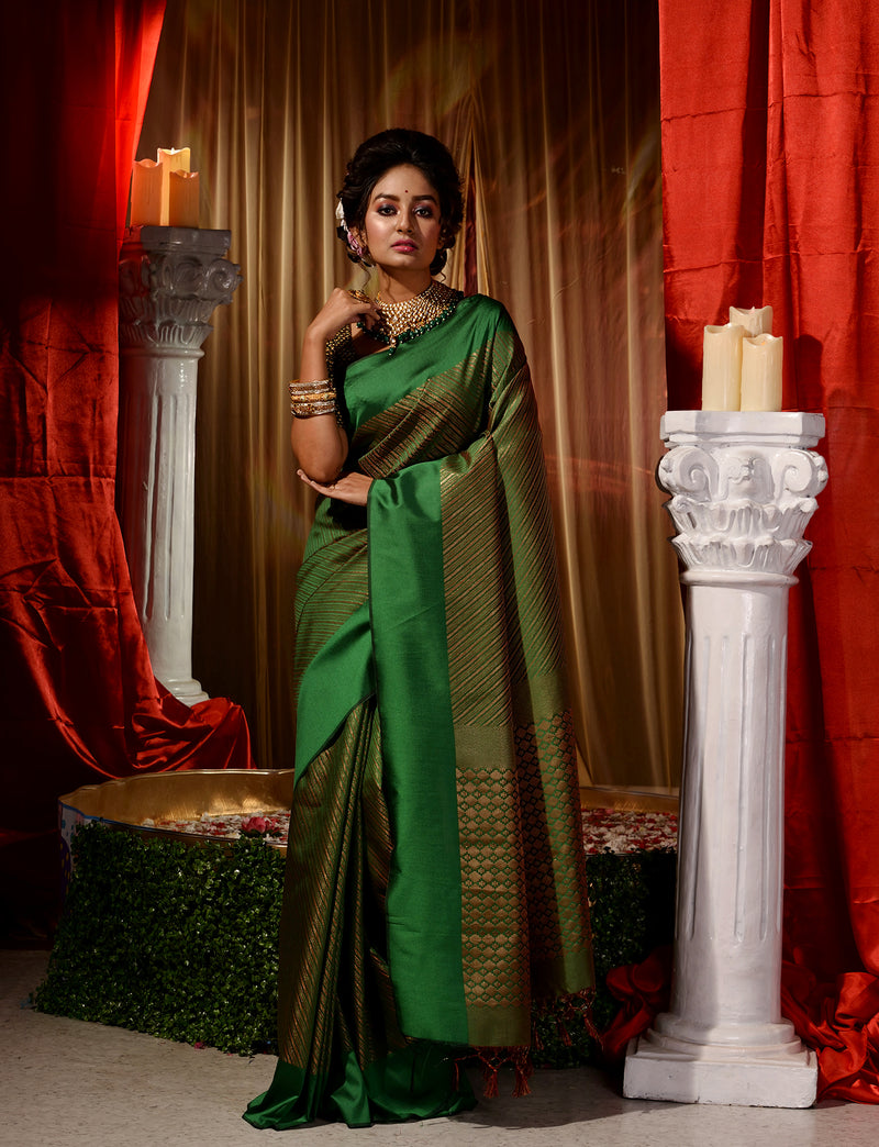 Dark Green With Copper Pattu Silk Saree with All Over Beautiful Floral Jacquard Weave Design